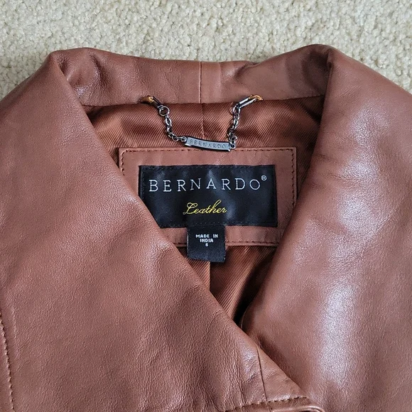 Beautiful Bernardo Genuine Leather Jacket - Picture 2 of 7